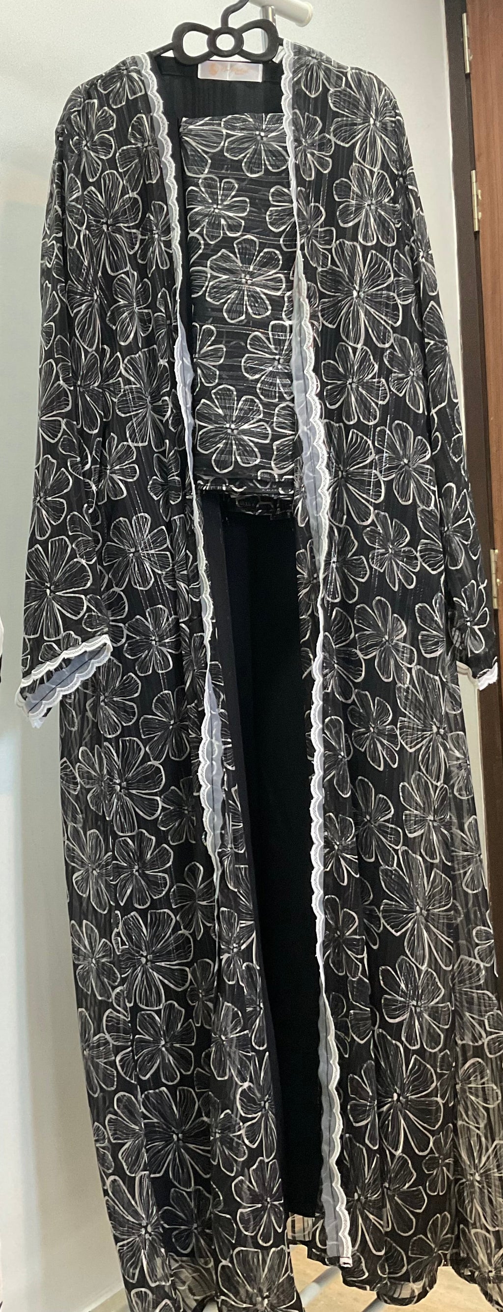 Black Bloom Lace Abaya