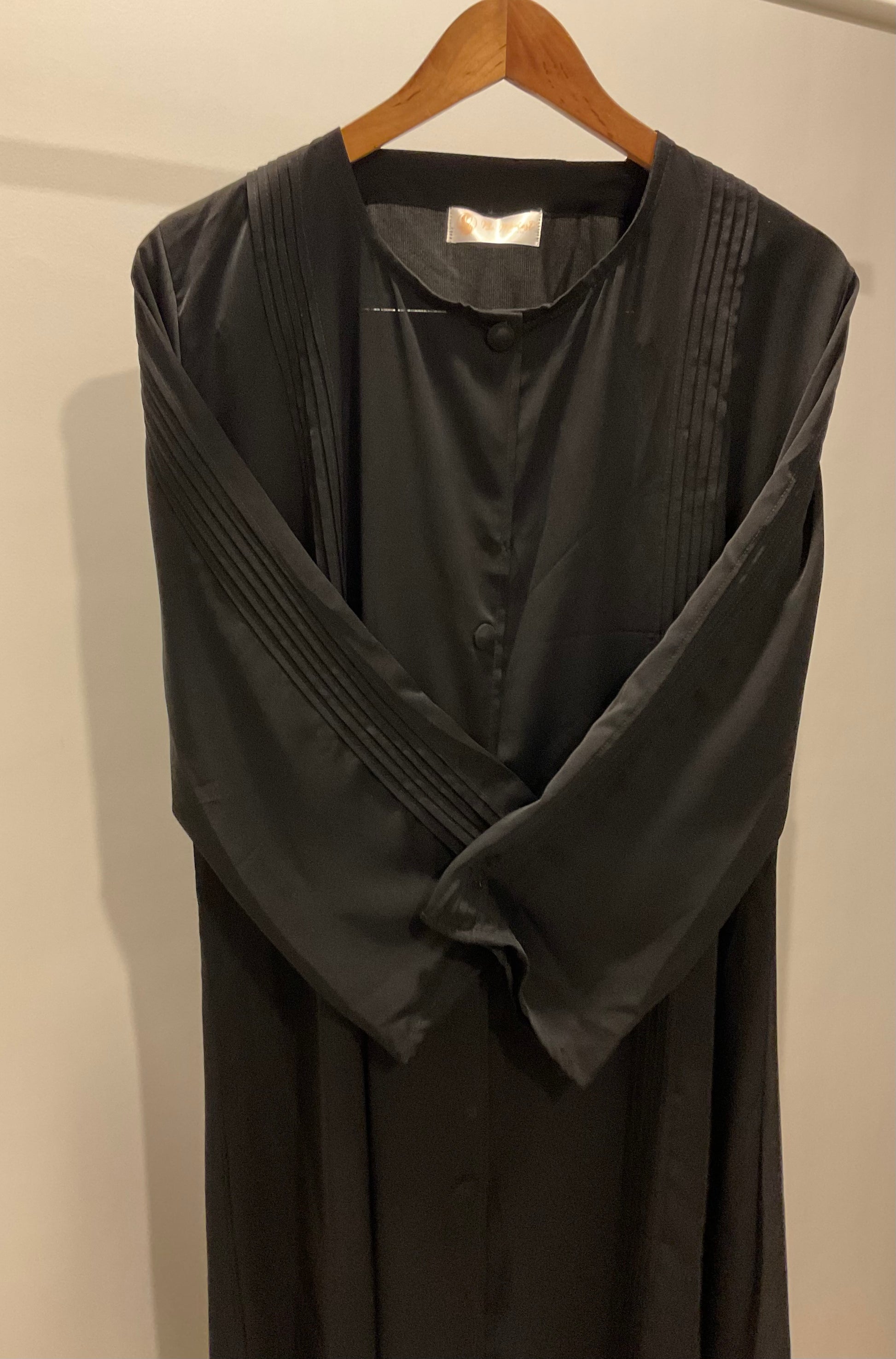 Pin-Tuck Black Abaya