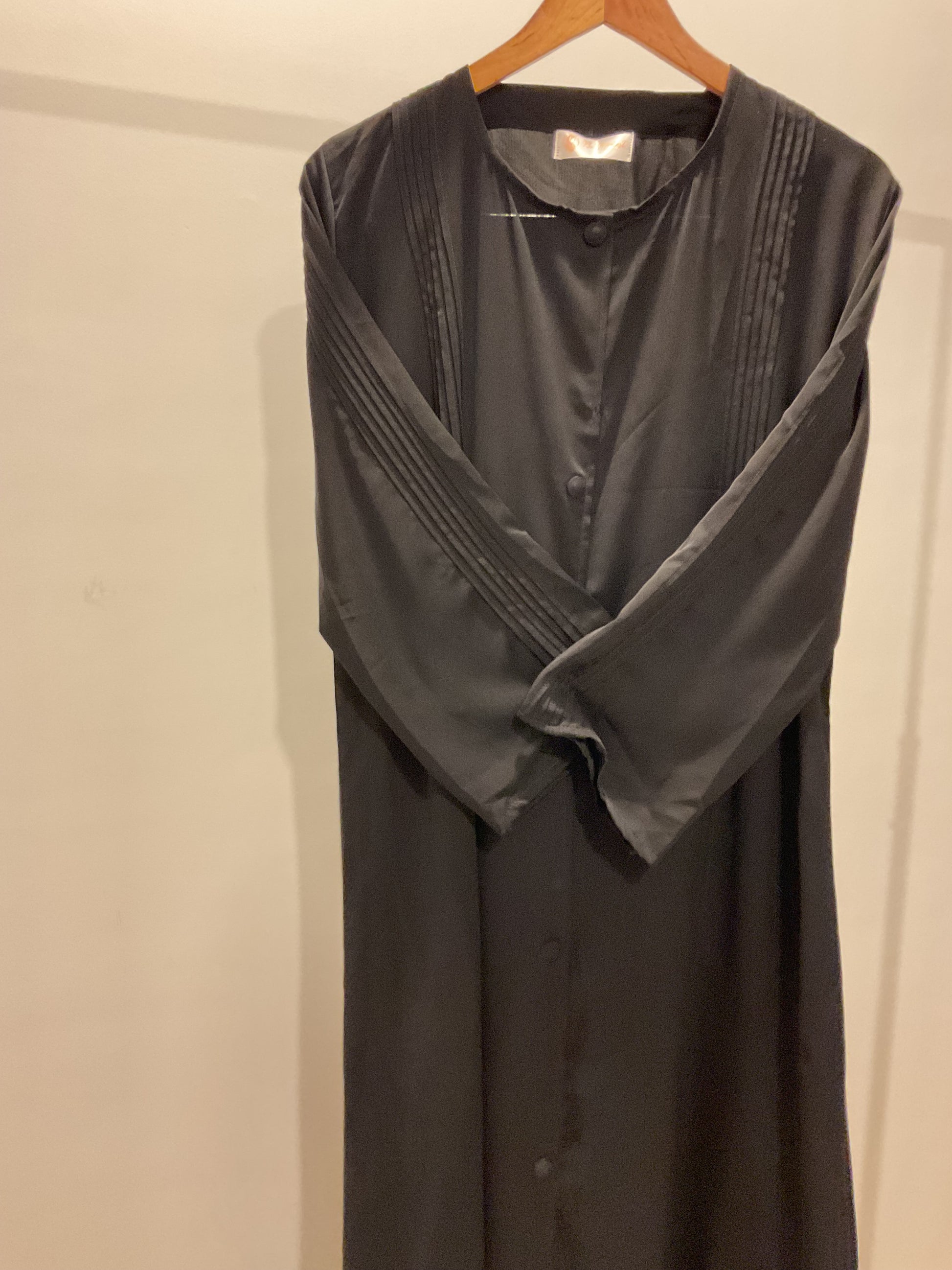 Pin-Tuck Black Abaya